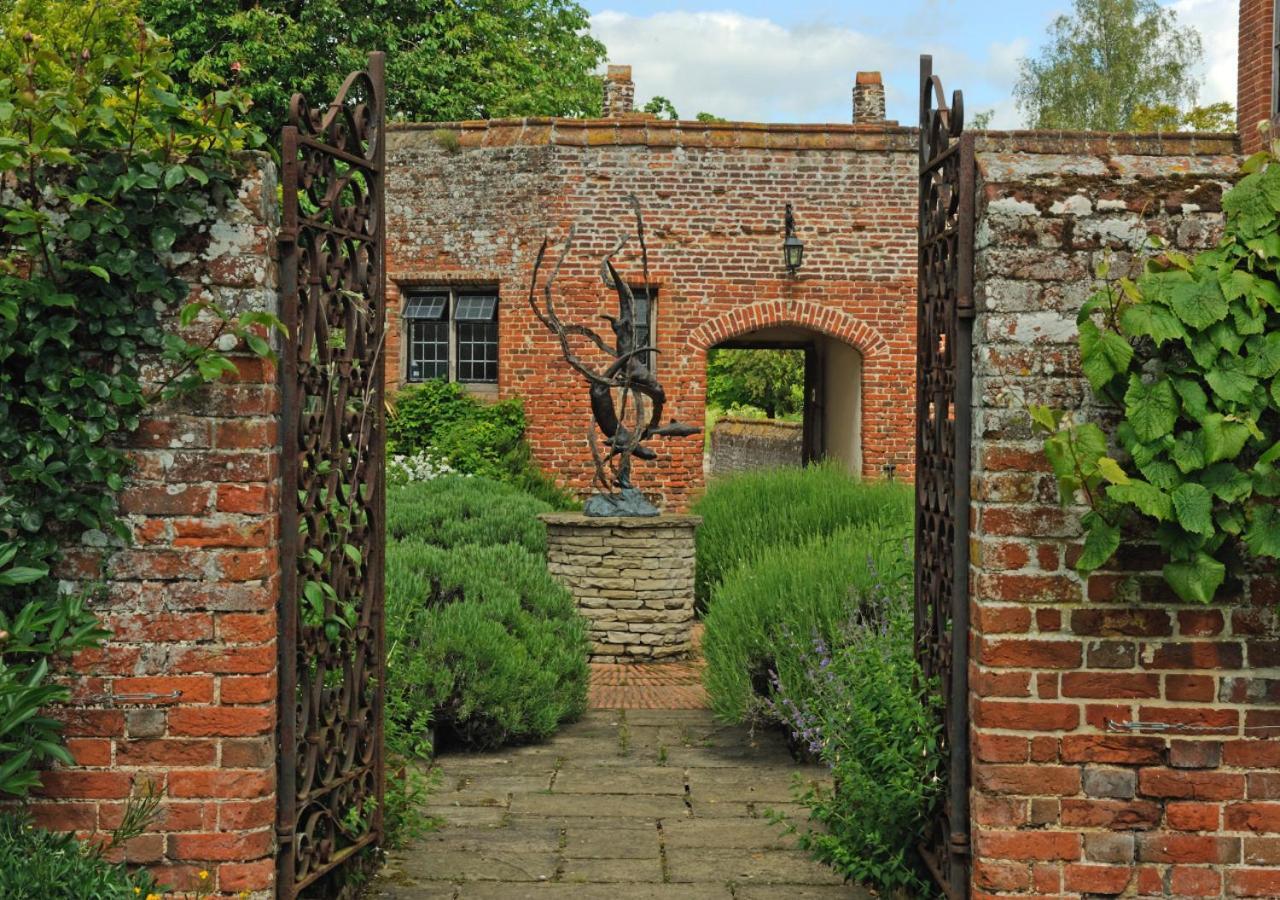 Crows Hall Debenham Bagian luar foto